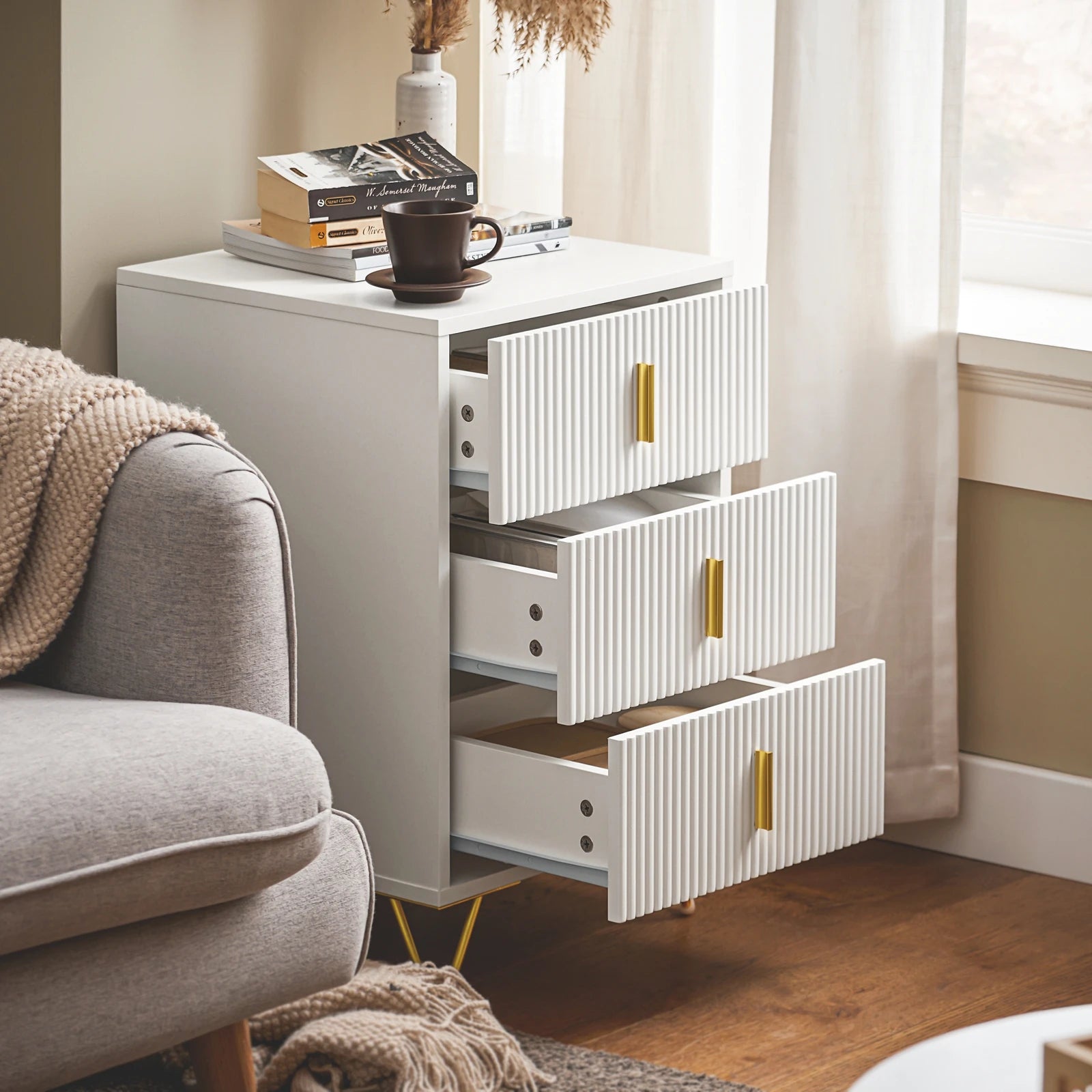 Mesa de Cabeceira Aura - com 3 Gavetas – Branco – 40x63x40 cm