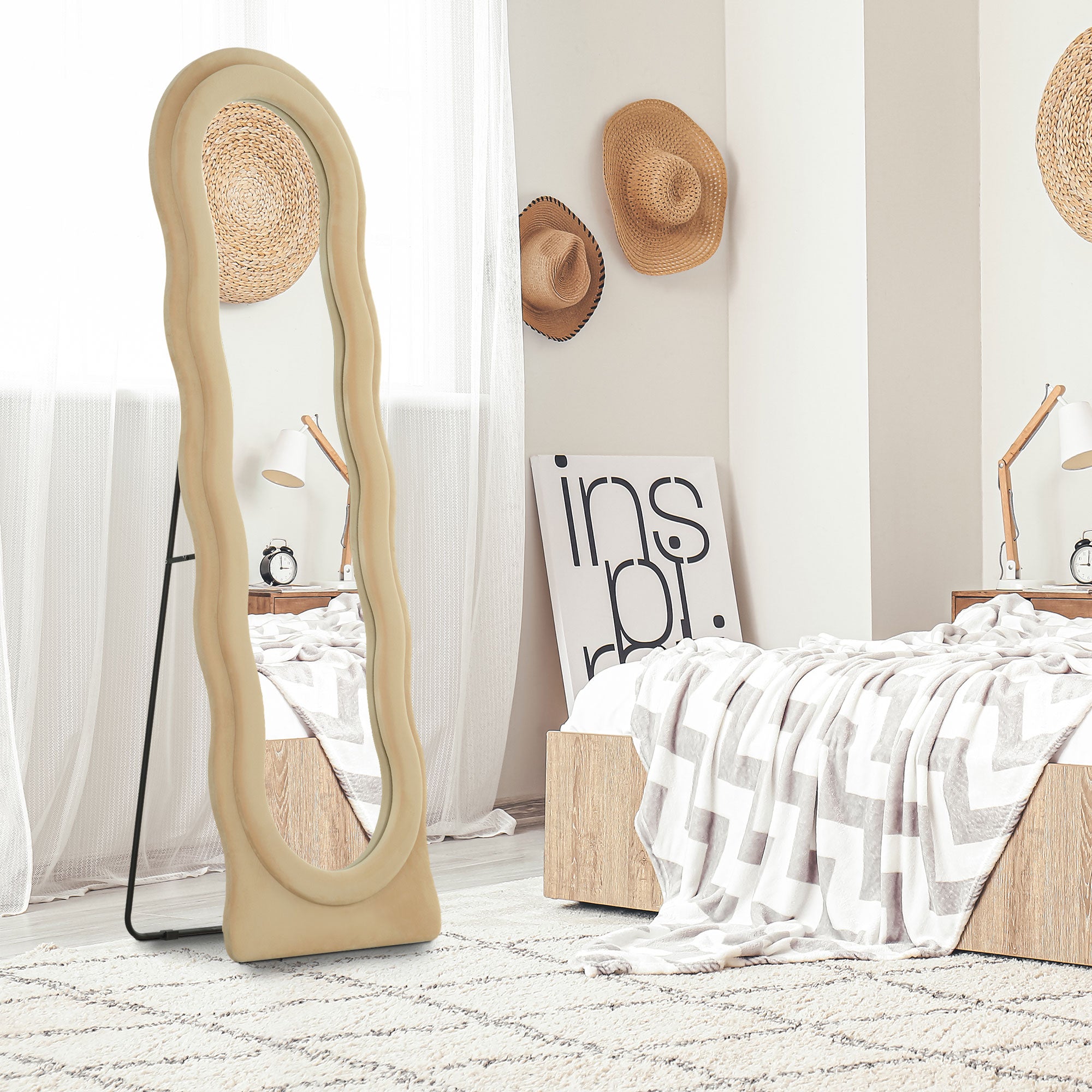 Espelho de Pé 50x160 cm Bege - Design Assimétrico em Veludo