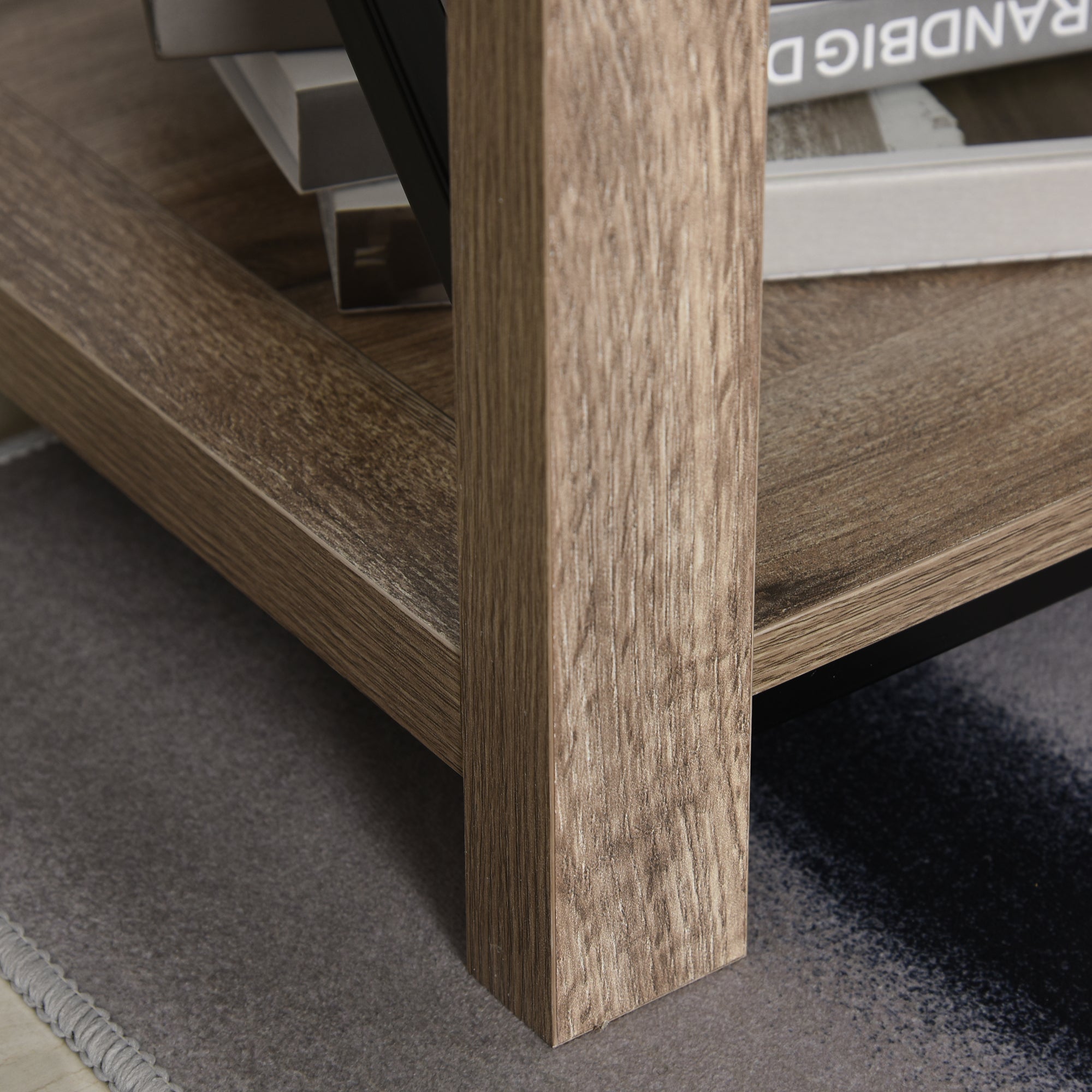 Mesa Lateral Colonial com Prateleira de Armazenamento - 40,5x40,5x60 cm - Grão de Carvalho