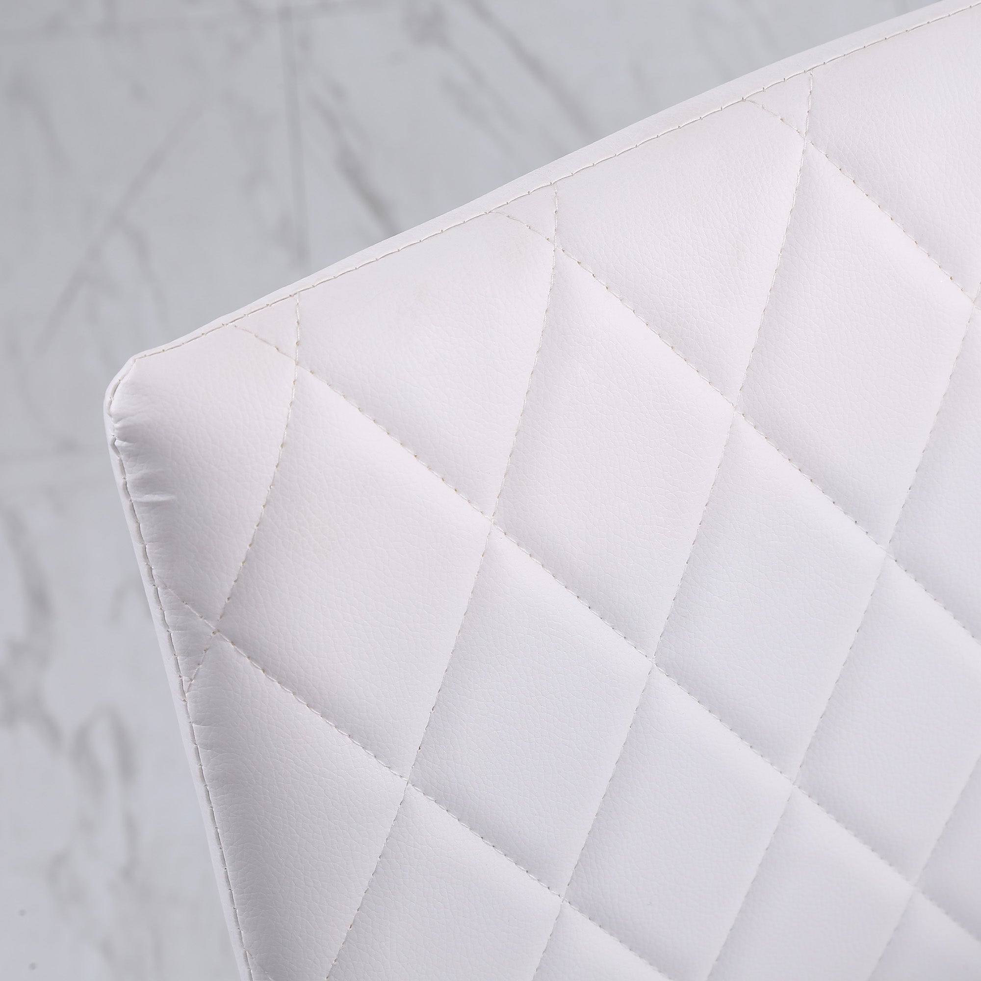 Conjunto de Cadeiras Estofadas – 41x50x91cm – Branco – Couro Sintético e Metal