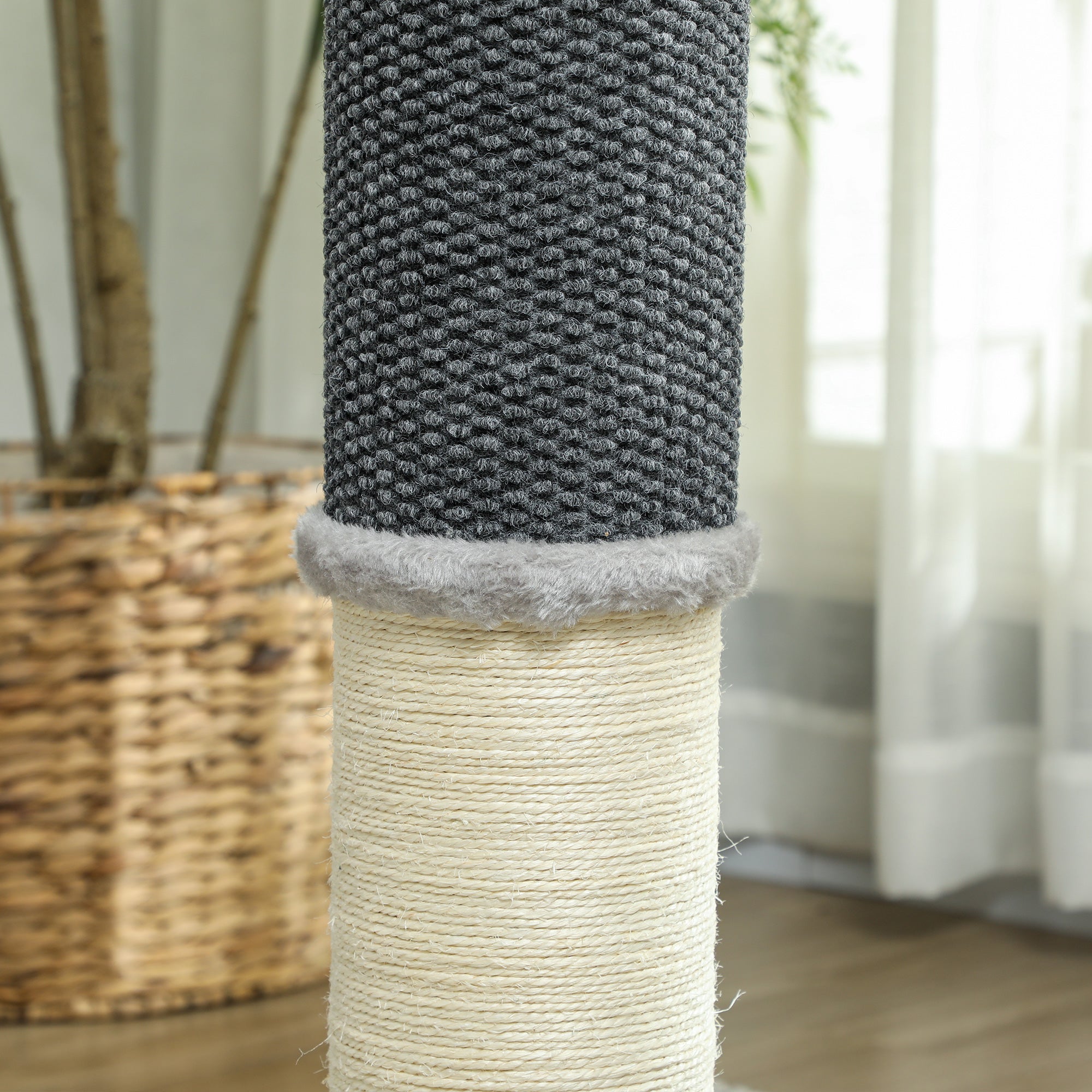 Arranhador para Gatos 40x48x85 cm Cinzento - Combina Arranhador, Escova de Auto Higiene e Bola Suspensa