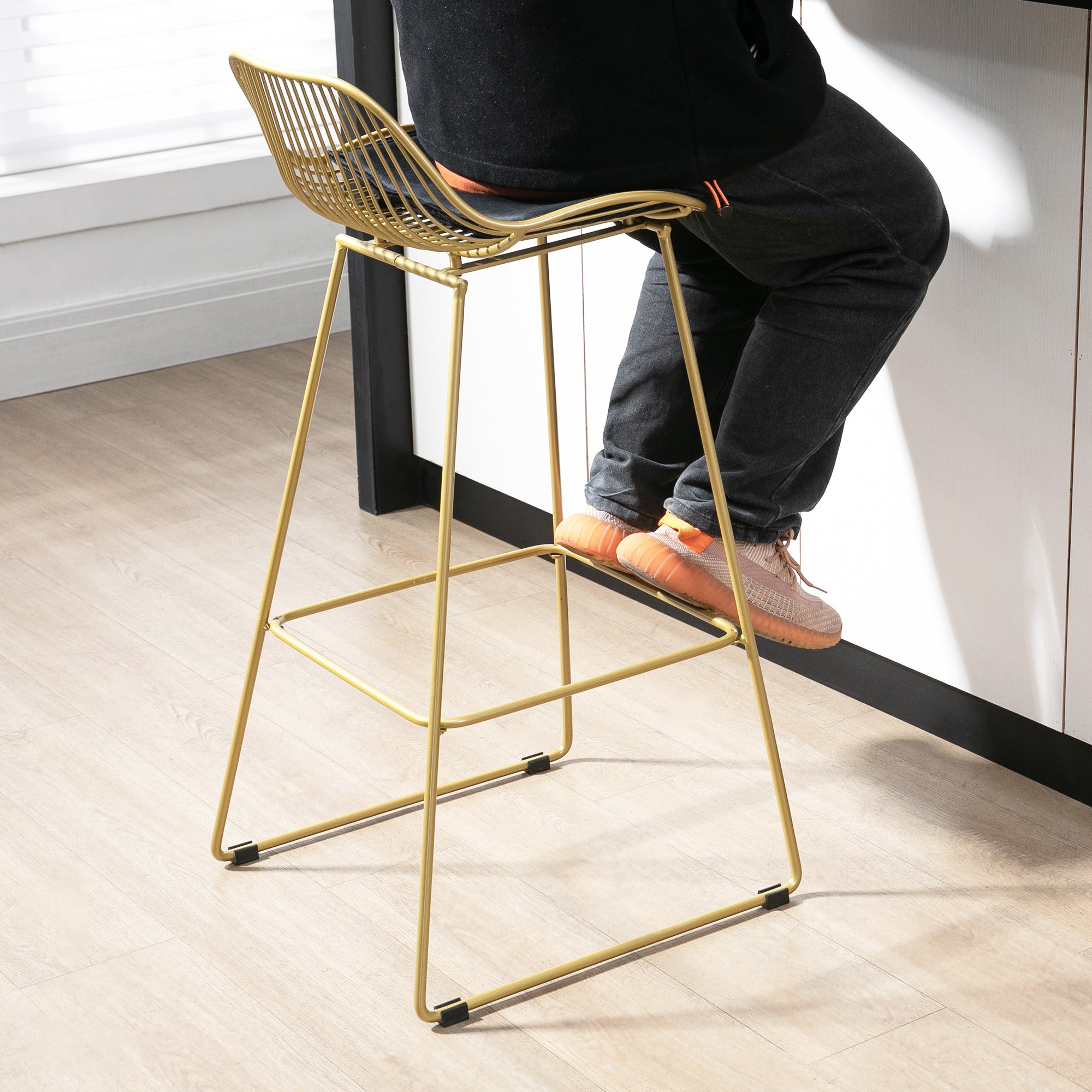 Bancos Altos de Cozinha – 46,5x48x93 cm – Dourado e Preto – Aço, espuma e poliéster