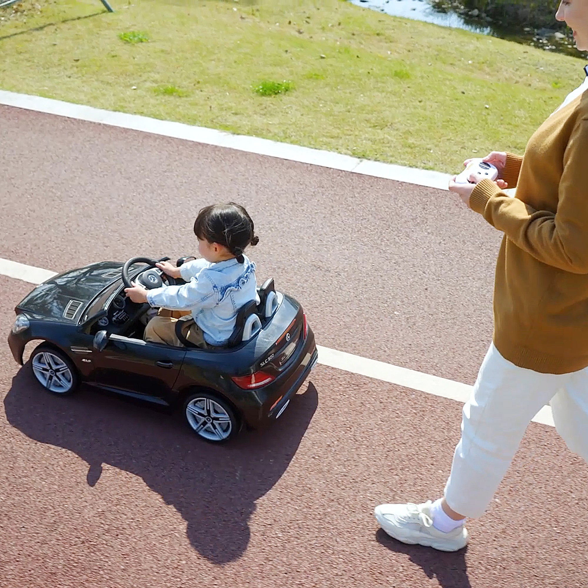 Carro Elétrico Infantil 107x62,5x44 cm Preto com Controlo Remoto e Faróis LED