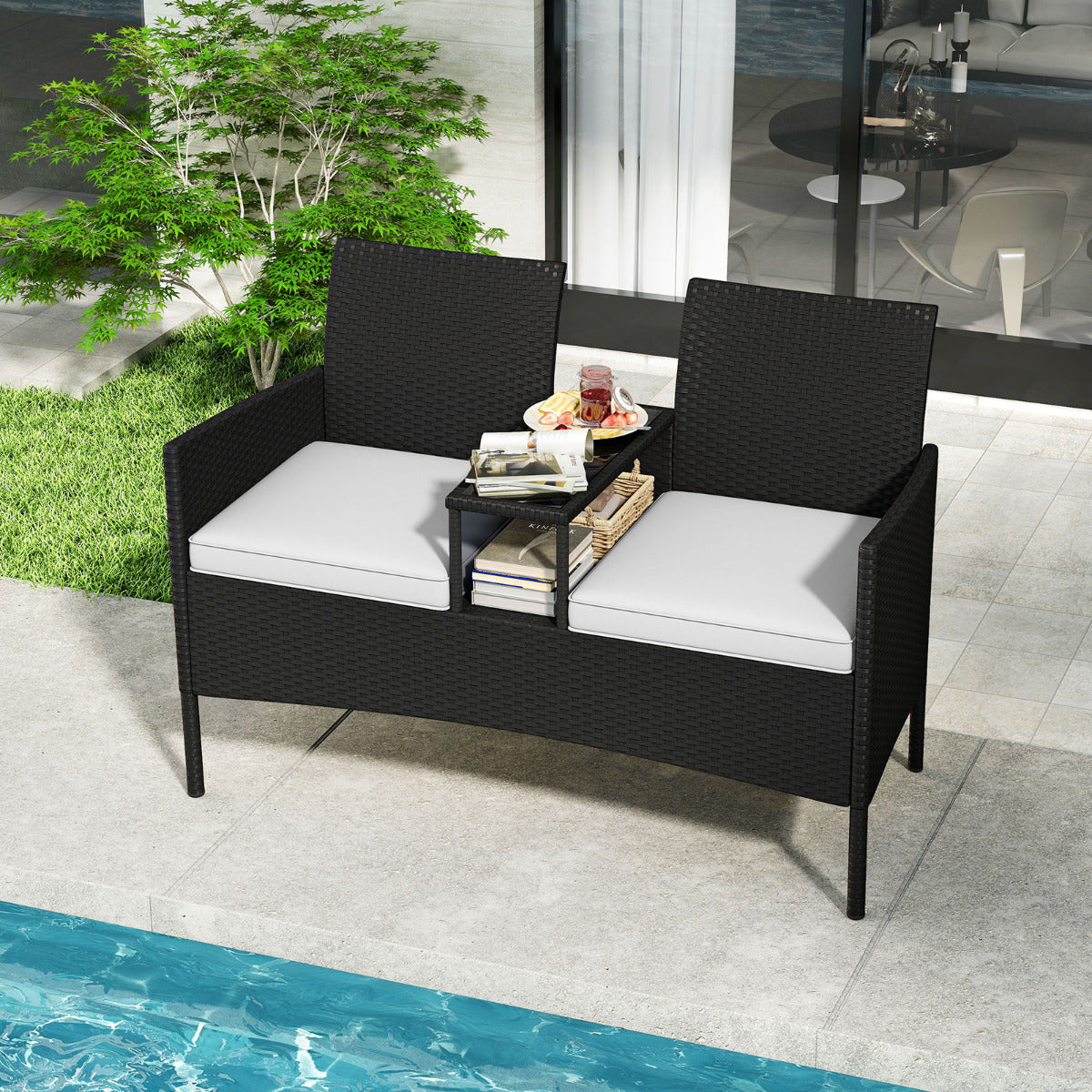 Banco de Jardim com Mesa Integrada em Vime de 2 Lugares com Almofadas Macias e Mesa de Vidro Temperado para Jardim Terraço Branco