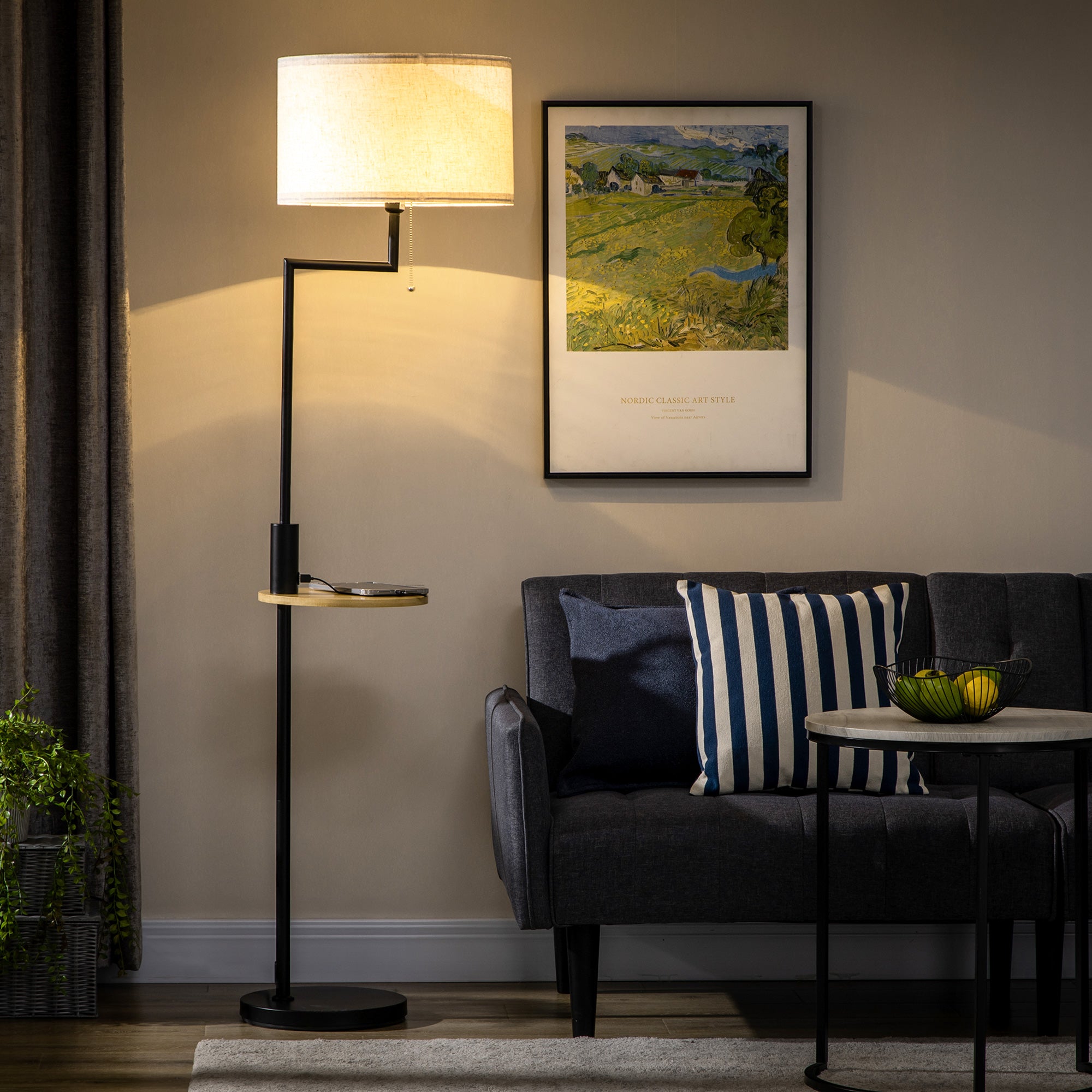 Candeeiro de Pé com Prateleira e Carregador USB – Ø40x168cm – Preto e Madeira