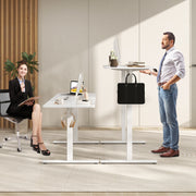 Escritório Elétrico de Pé Mesa de Computador 160 x 60 cm com Altura Ajustável 2 Ganchos e Orifícios para Cabos para Casa e Escritório Branco