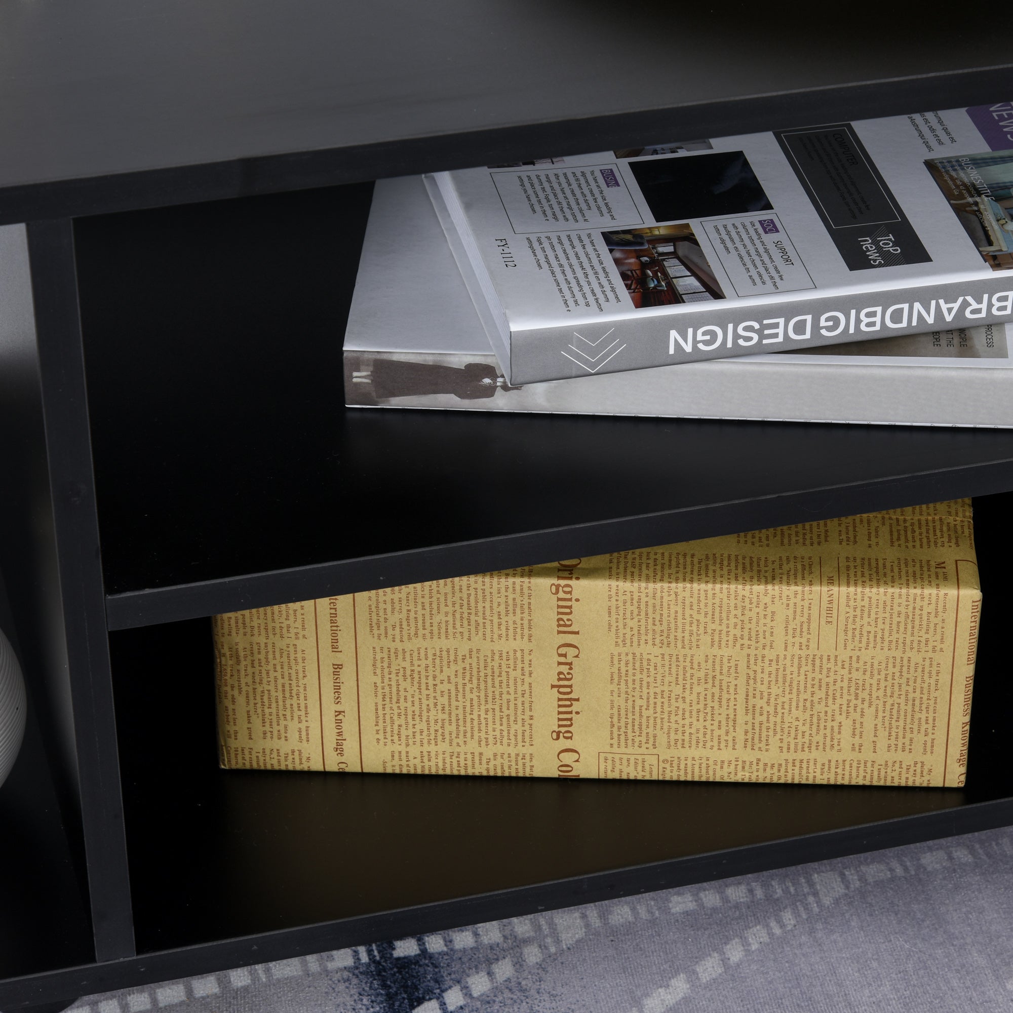Móvel para TV Preto 80x40x40 cm com Prateleiras e Rodas com Travão
