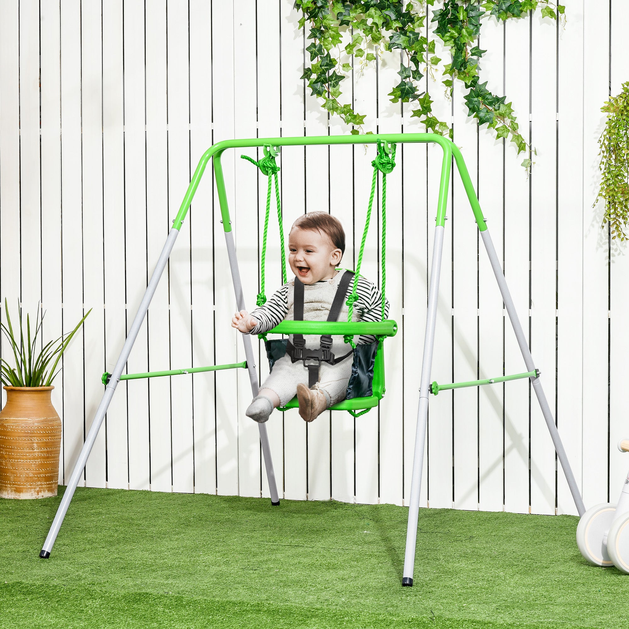 Baloiço Infantil Verde 122x146x122 cm com Encosto Alto e Arnês de Segurança
