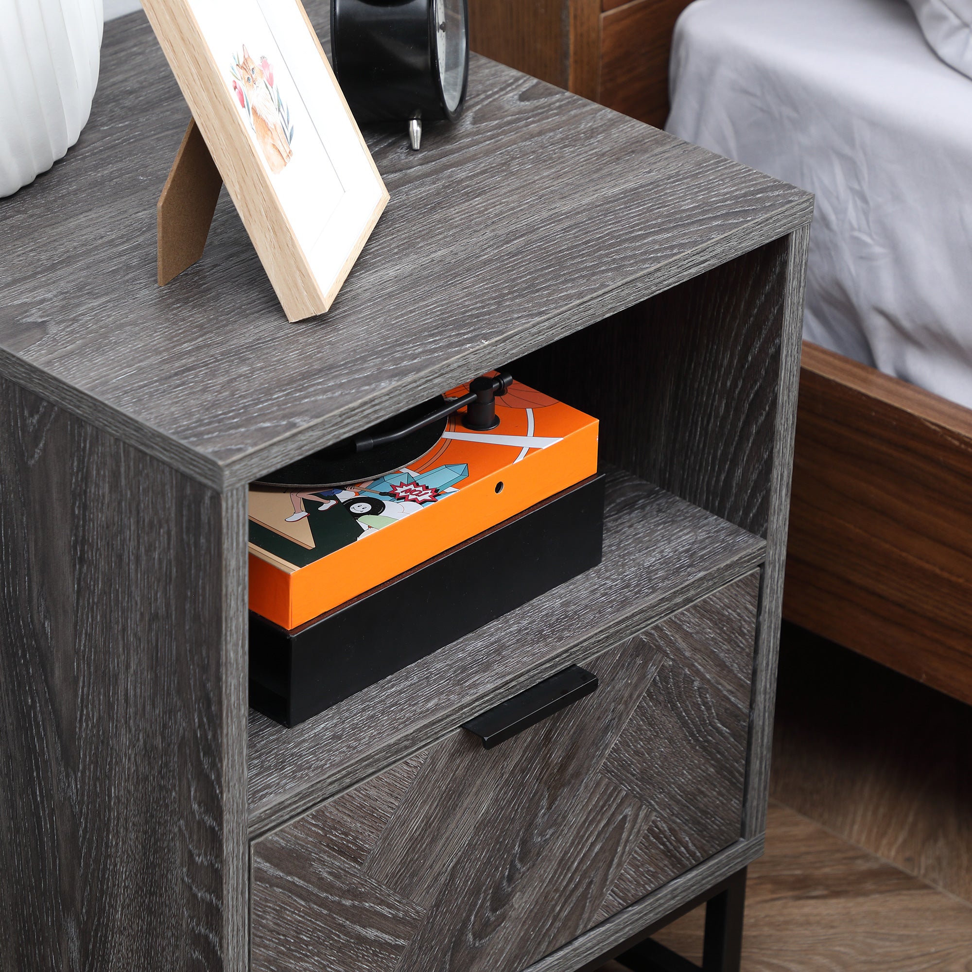 Mesa de Cabeceira Estilo Industrial 40x40x52cm Cinza Escuro e Preto