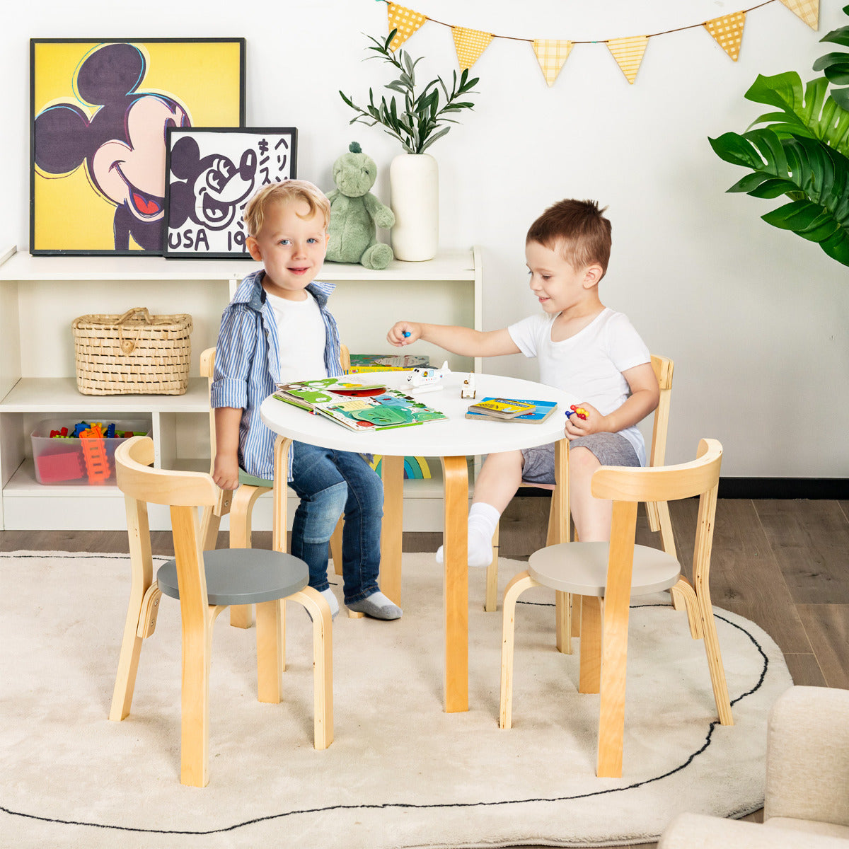 Conjunto de Mesa e Cadeiras para Crianças – 5 Peças – Multicolorido – Madeira