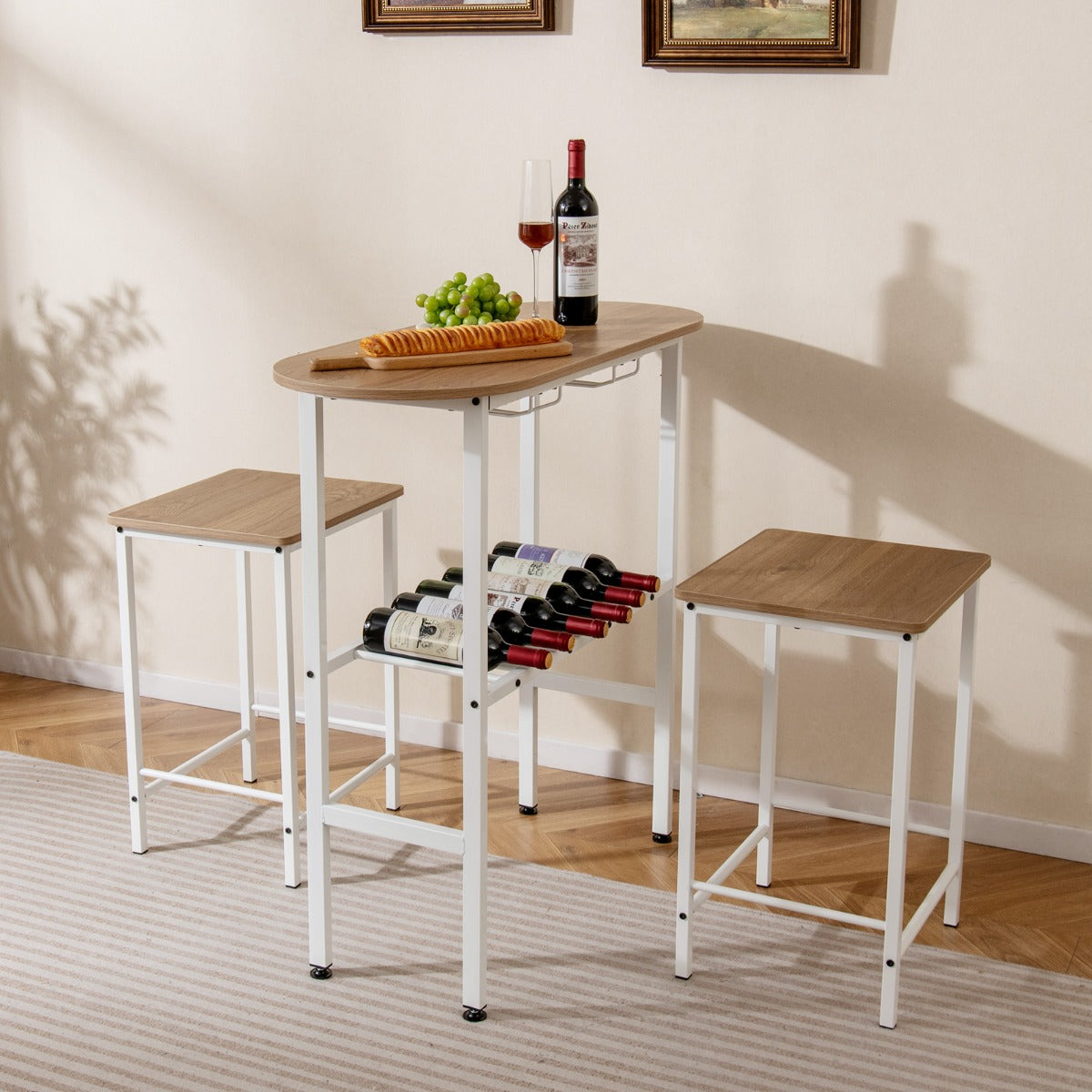 Conjunto de Mesa de Bar e 2 Bancos de Bar, Estante Aberta para Vinhos 2 Suportes para Copos Cozinha Natural e Branco