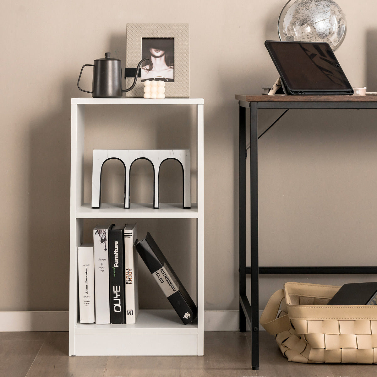 Conjunto de 2 Estantes de 2 Níveis Mesa Auxiliar com Dispositivo Antivuelco Mesa de Cabeceira para Quarto Sala 38 x 33 x 72,5 cm Branco