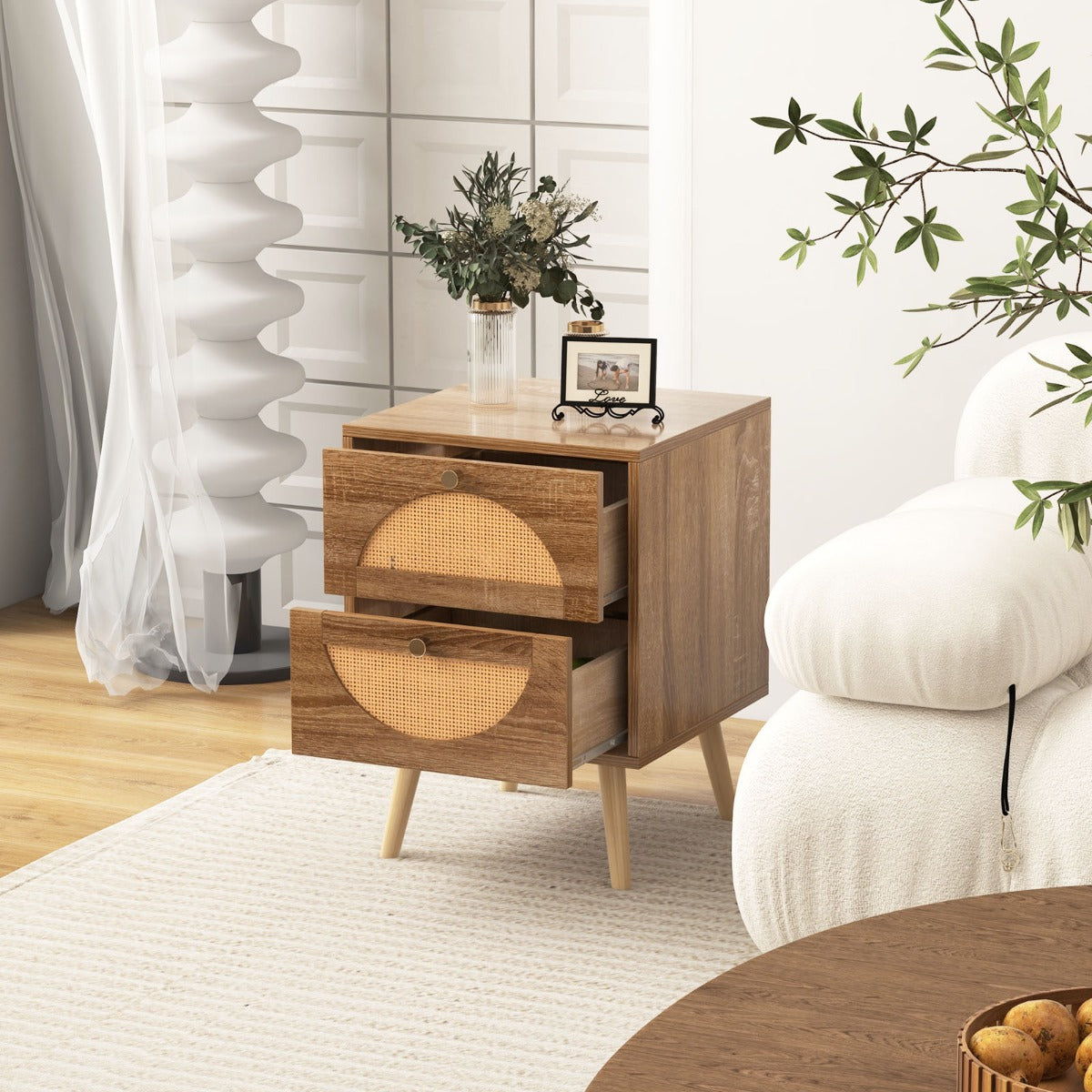 Conjunto de 2 Mesinhas de Cabeceira em Rattan com 2 Gavetas Mesa Lateral Estilo Bohemio Pernas em Madeira Maciça para Sala de Estar Quarto Natural