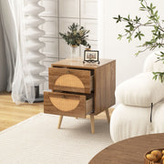 Conjunto de 2 Mesinhas de Cabeceira em Rattan com 2 Gavetas Mesa Lateral Estilo Bohemio Pernas em Madeira Maciça para Sala de Estar Quarto Natural