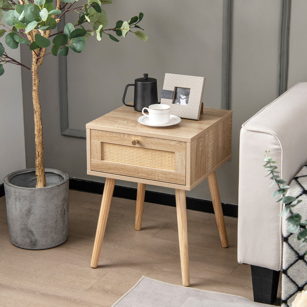 Mesinha de Cabeceira Boho com Decoração em Ratan Tecido à Mão para Quarto e Sala de Estar 40 x 40 x 55 cm Natural