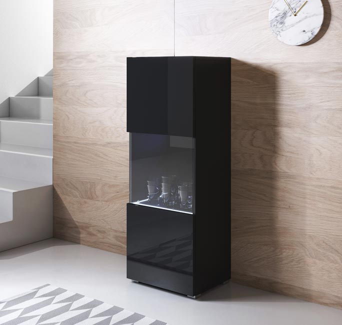Vitrina modelo Leiko V3 (40x128cm) em preto com pés padrão
