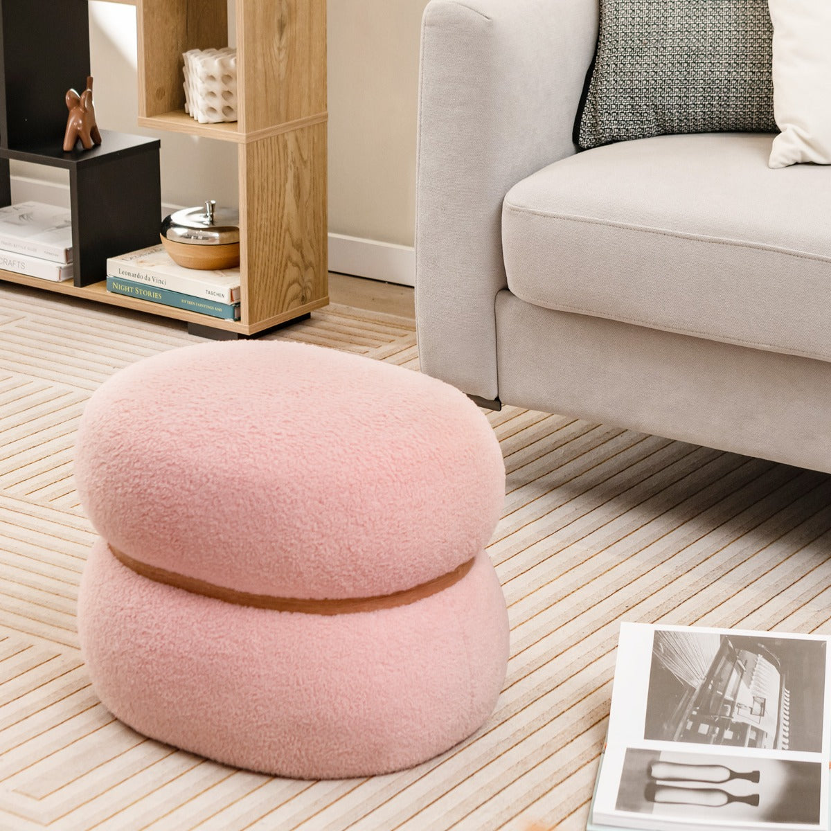 Otomano Oval – 44 x 35 x 35 cm – Rosa – MDF e Madeira