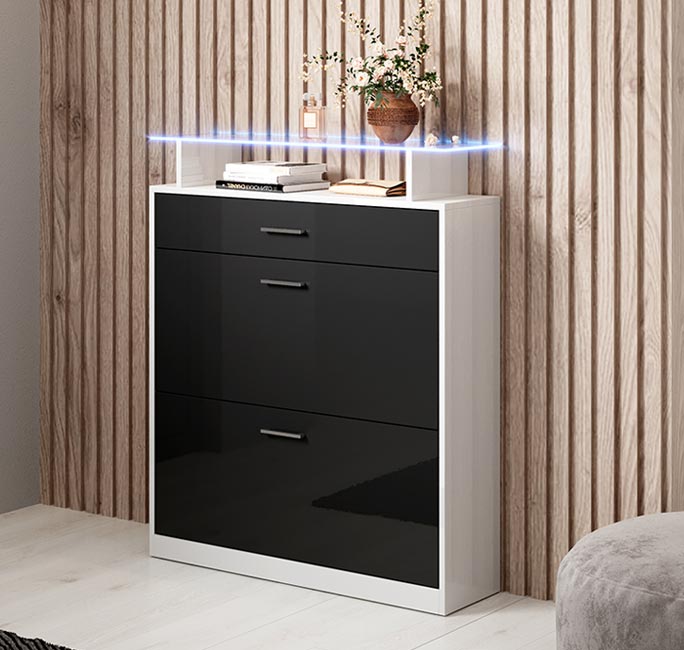 Hall de entrada com sapateira Preto e Branco