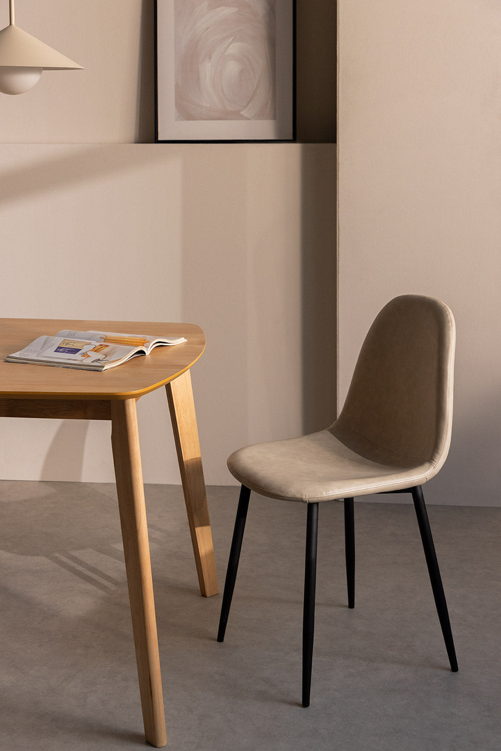Cadeira de Jantar – Glamm em Couro Sintético Toupeira Claro e Preto