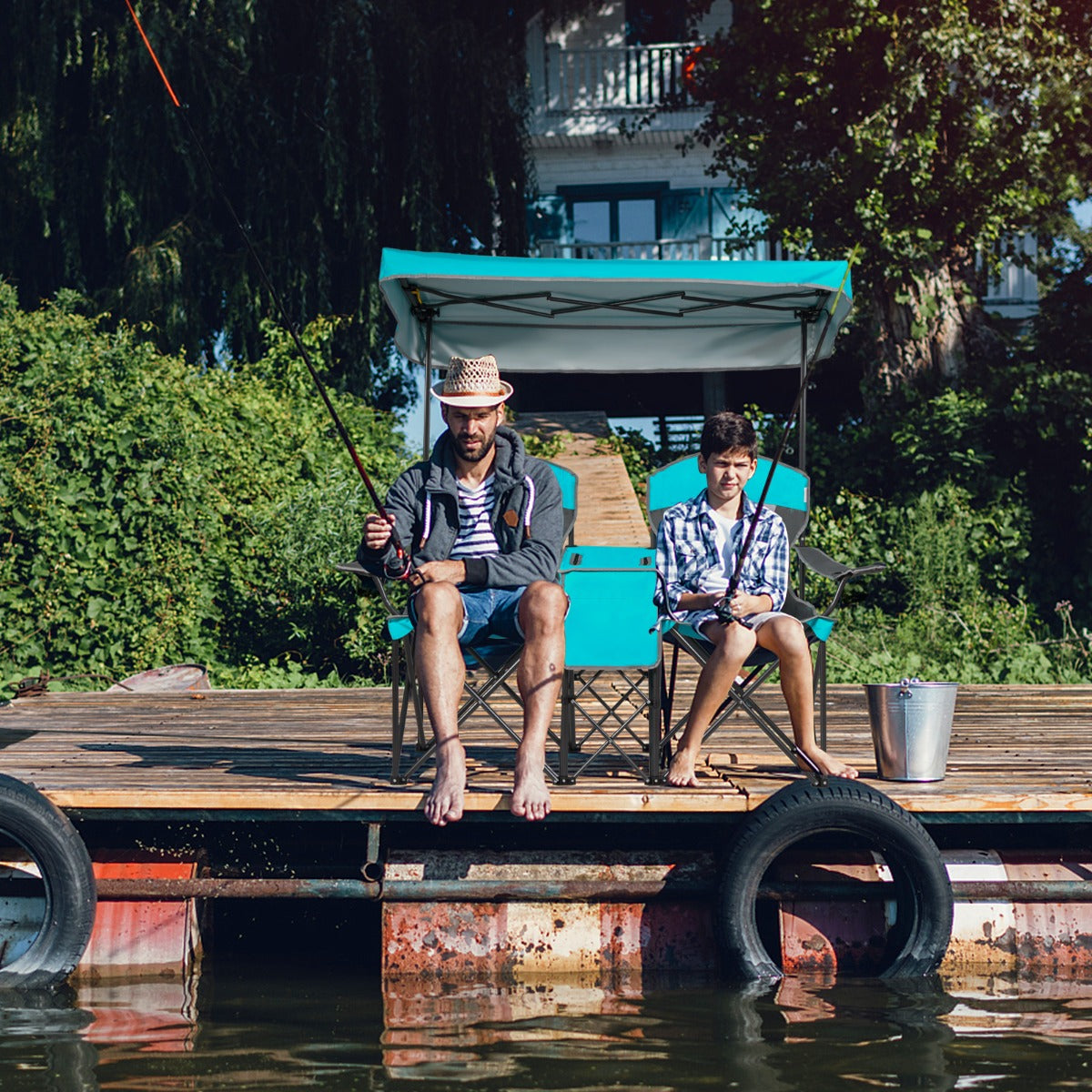 Sofá de Camping Dobrável Duplo – 166,5 x 71 x 151 cm – Azul Claro – Metal e Tecido Oxford