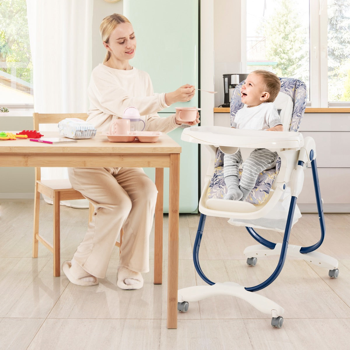 Trona de Bebés Plegable com Rodas Giratórias 7 Alturas Ajustáveis Apoio para os Pés Encosto Tabuleiro de Refeição Apoio para os Pés e Encosto Azul