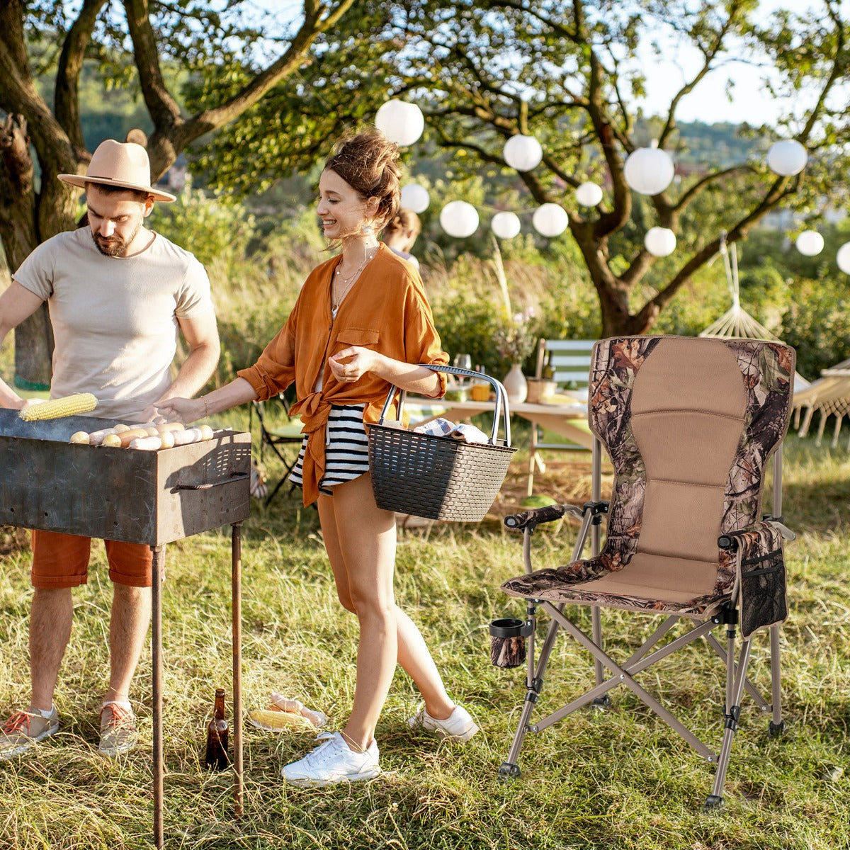 Cadeira de Campismo Dobrável com Porta-Copos e Bolsa de Rede para Armazenamento com Saco de Transporte 67 x 62 x 104 cm Castanho