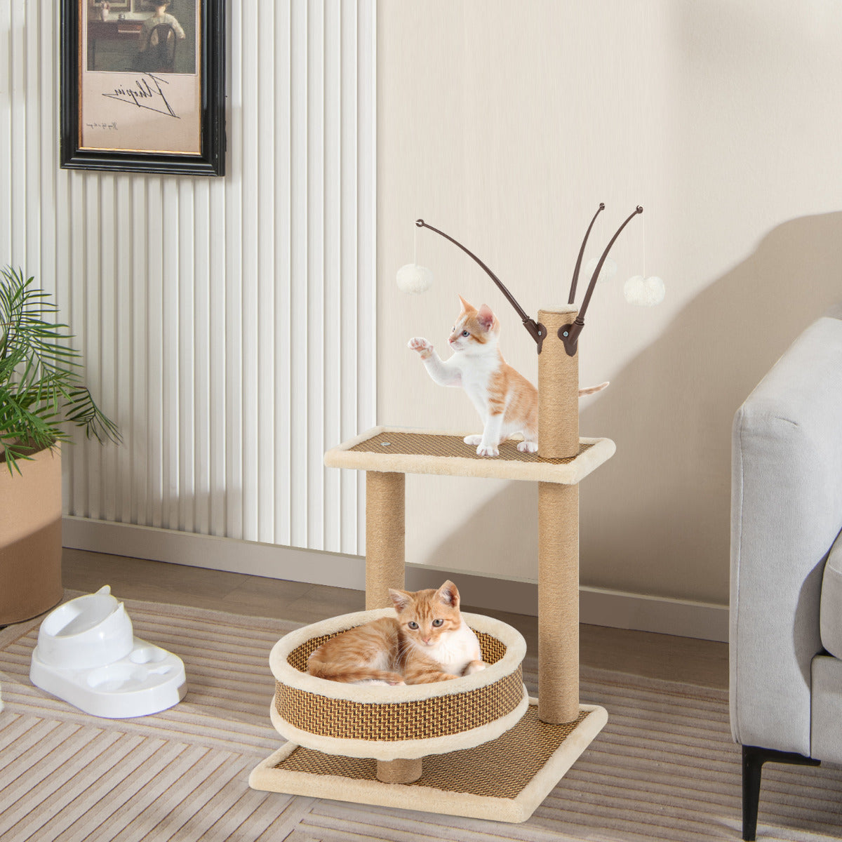 Torre de Gatos Interior com Tapete de Ratan e Brinquedos Pendurados - Centro de Atividades Acolhedor