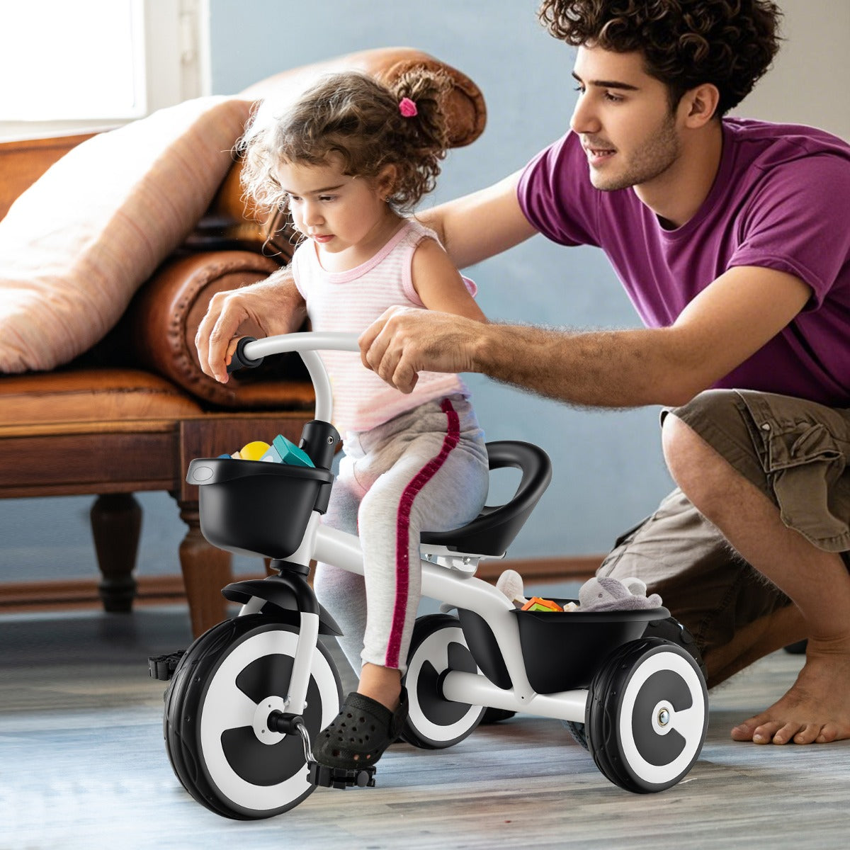 Triciclo Infantil de 3 Rodas com Assento Ajustável Cestas Frontais e Traseiras Estrutura de Ferro para 1,5 a 5 Anos - Branco