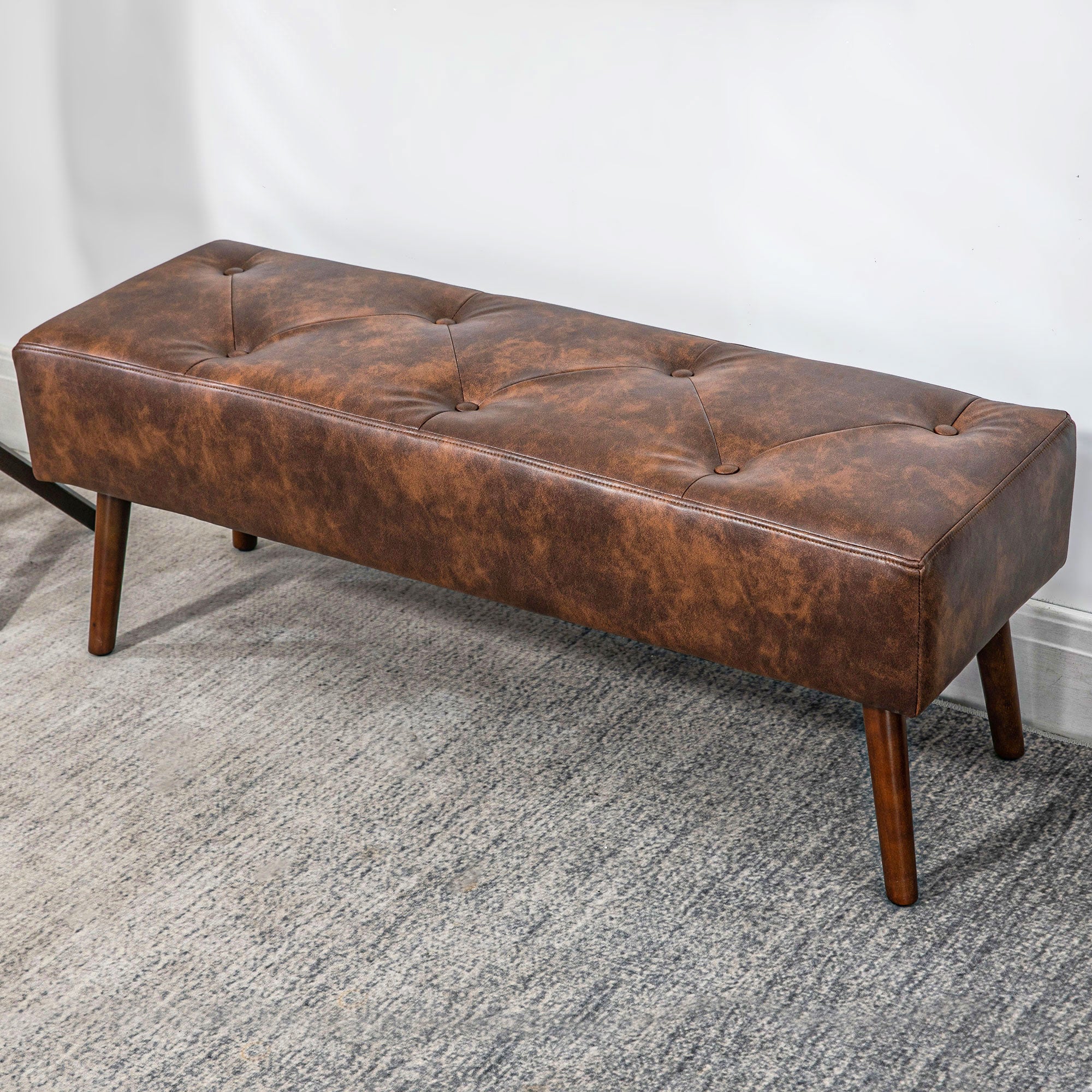 Banco Acolchoado Clássico – 114x38x42 cm – Marrom – Tecido PU e Madeira de Borracha