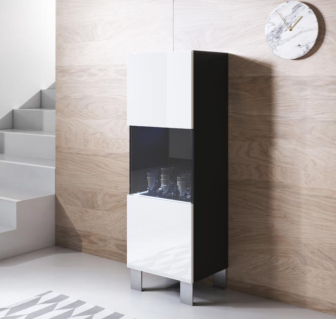 Vitrina modelo Leiko V3 (40x138cm) preto e branco com pernas de alumínio