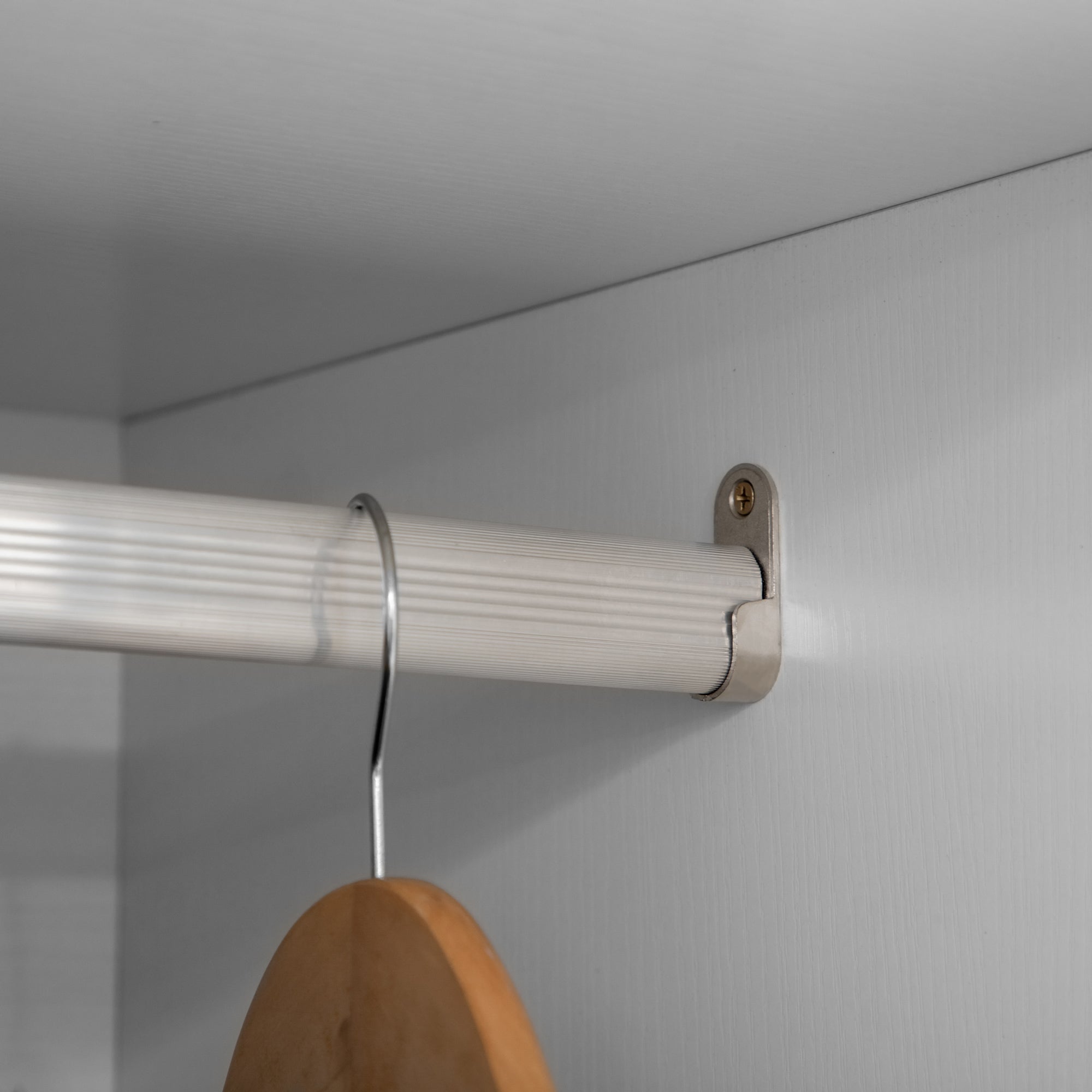 Roupeiro de Madeira com 2 Portas 2 Gavetas 80x50x180 cm - Branco e Carvalho