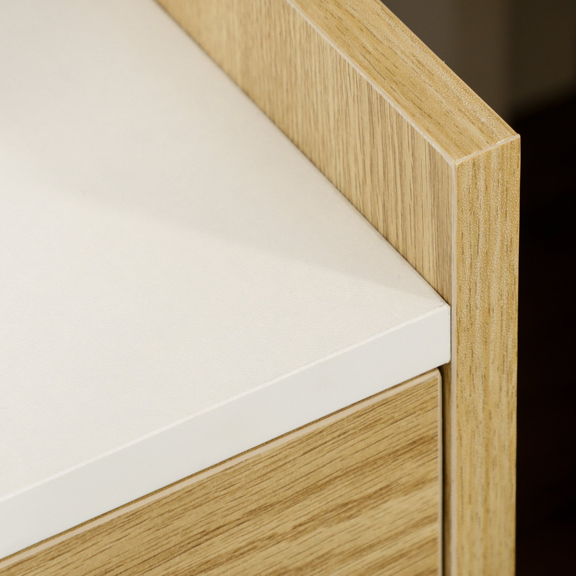 Mesa de Cabeceira Moderna com Entrada USB e Tomada Elétrica - 40x40x60 cm - Cor de Madeira Natural