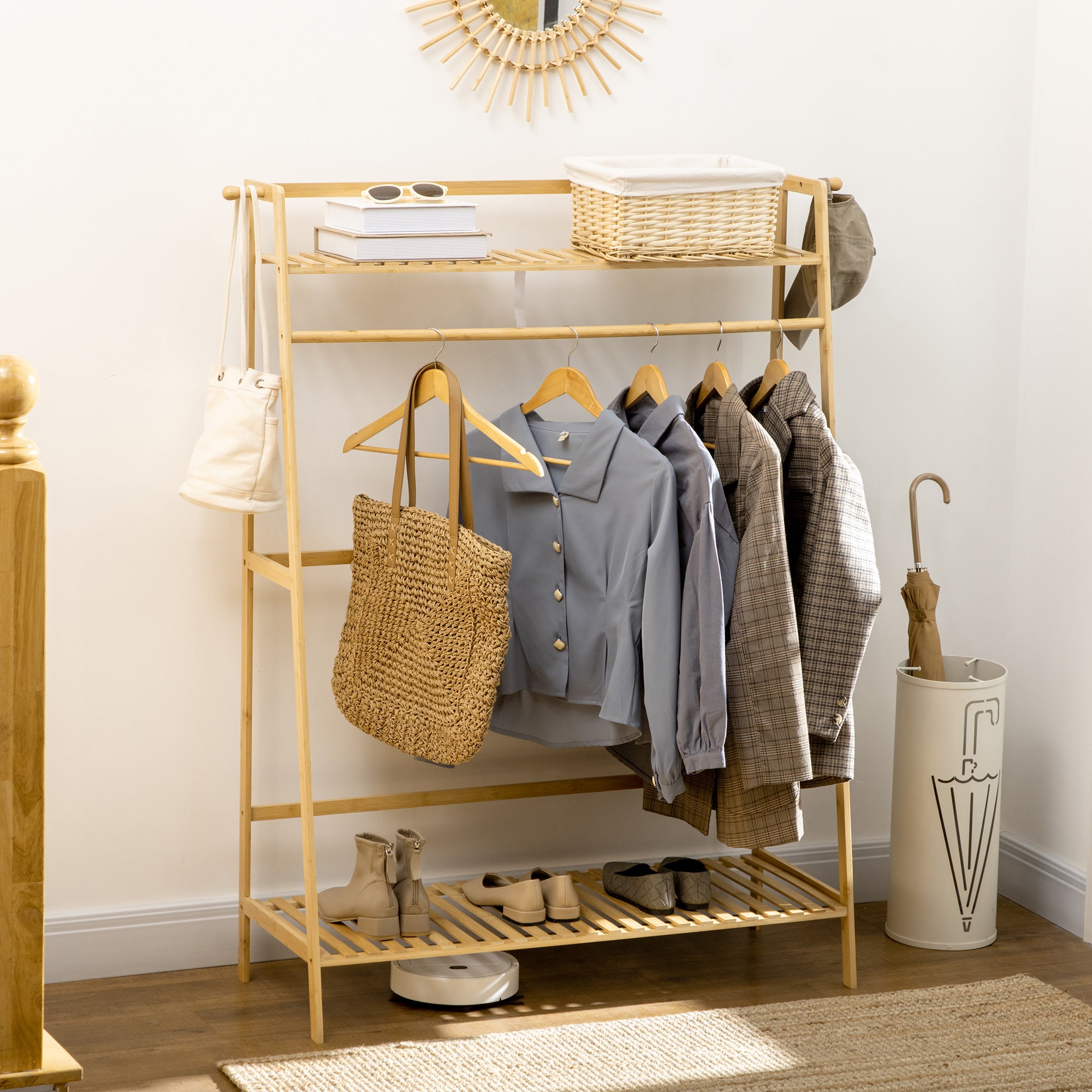 Suporte para Cabide de Bambu com 2 Prateleiras 114x40x139 cm - Cor Madeira Natural
